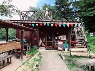 大分県竹田市「長湯ダム」近くにある「Gypsy's mile cafe&bar（ジプシースマイルカフェ＆バー）」は犬とおでかけにオススメ！ボーダーコリーの看板犬も♪